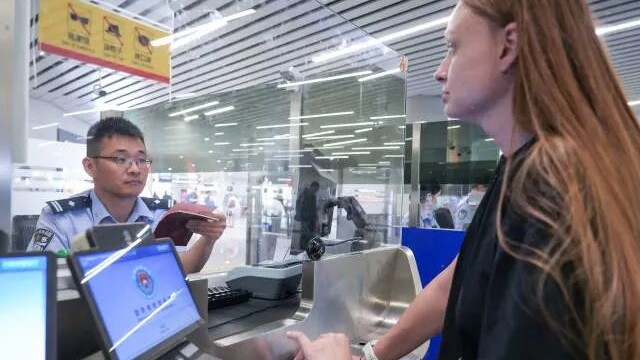 Over 52,000 foreign travelers enter China via Guangzhou border inspection during holiday