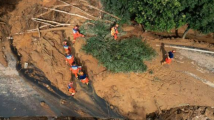 广东因强降雨提前转移超9万人,救援抢险力量集结梅州 广东因强降雨提前转移超9万人,救援抢险力量集结梅州