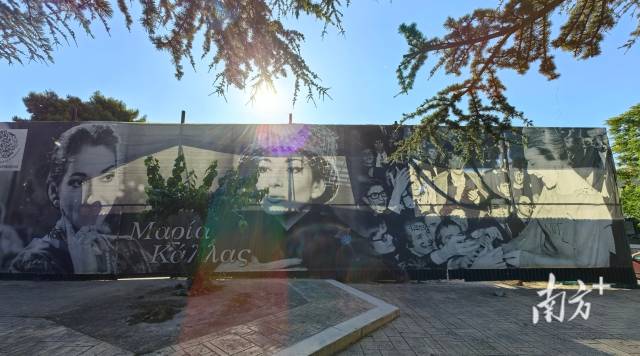 在雅典不同街区，都能看到希腊著名女高音玛丽亚·卡拉斯的印记。
