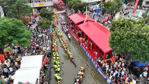 19 Dragon Boat Teams show amazing S-curve drifting skills in Diejiao, Foshan
