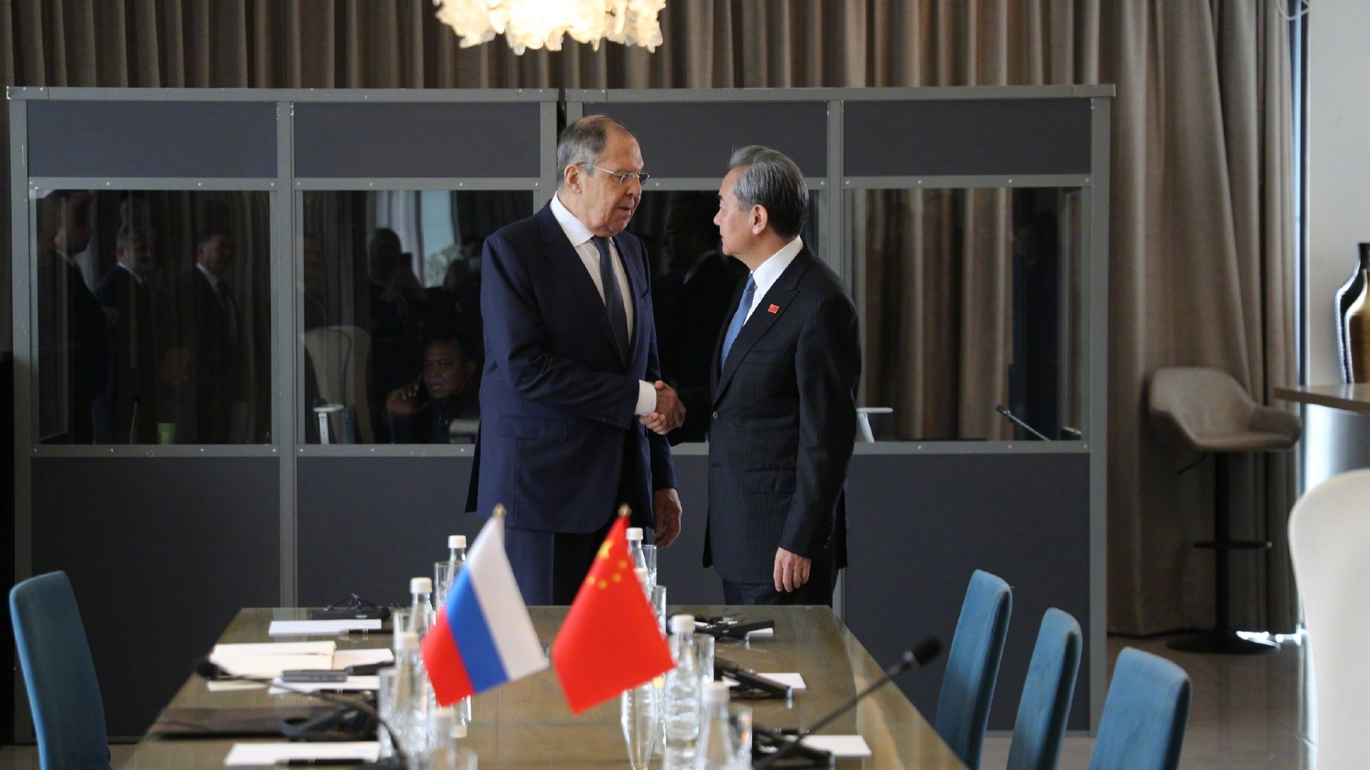 Chinese, Russian FMs meet on bilateral ties