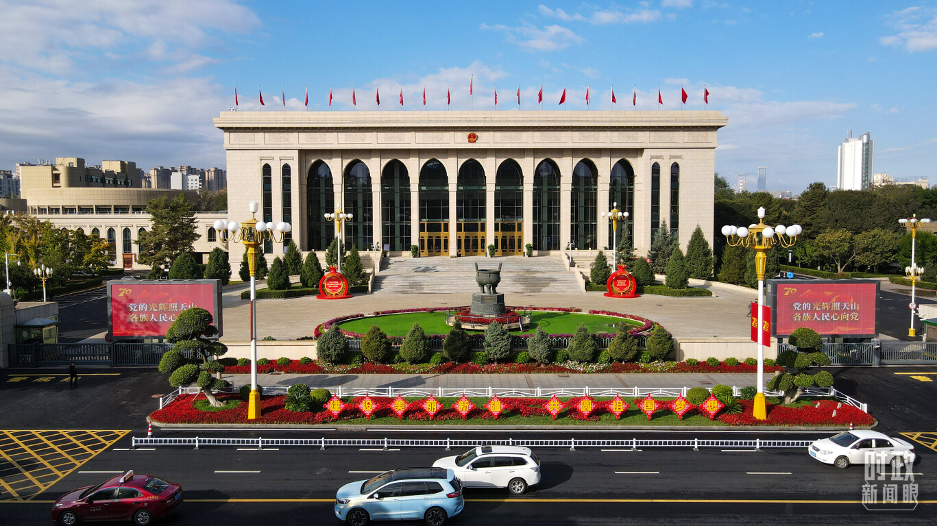 △新疆人民会堂。(总台记者冯超拍摄)