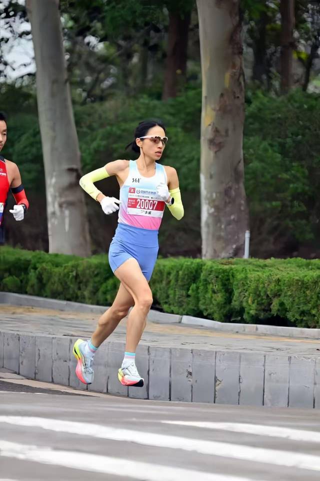 张水华。 张水华。