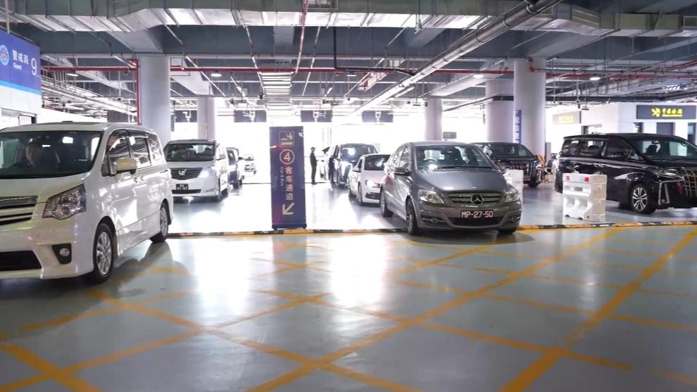 Porto de Hengqin registra novo recorde de viagem diária de veículos