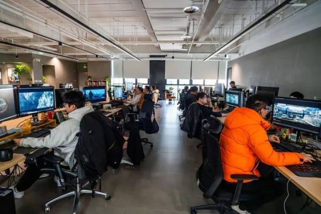 2月10日拍摄的《哪吒之魔童闹海》(《哪吒2》)视觉特效制作公司墨境天合成都数字图像科技有限公司的工作区。新华社记者 薛晨 摄 2月10日拍摄的《哪吒之魔童闹海》(《哪吒2》)视觉特效制作公司墨境天合成都数字图像科技有限公司的工作区。新华社记者 薛晨 摄