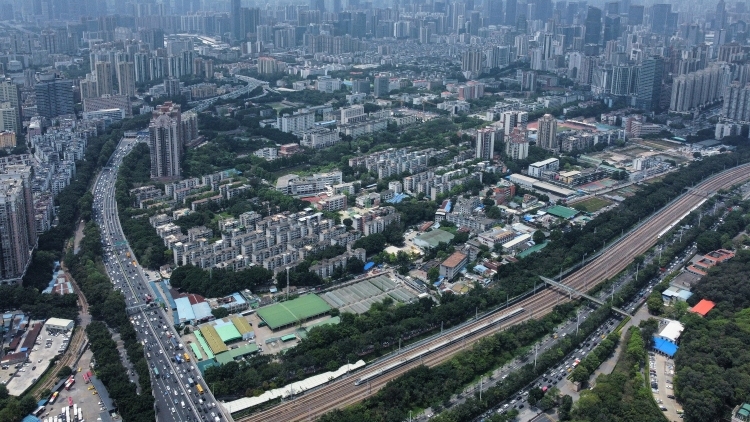 “五一”假期将至，又现“车车车你车车车”