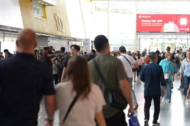 The 137th Canton Fair draws a record 224,372 overseas buyers as second phase concludes