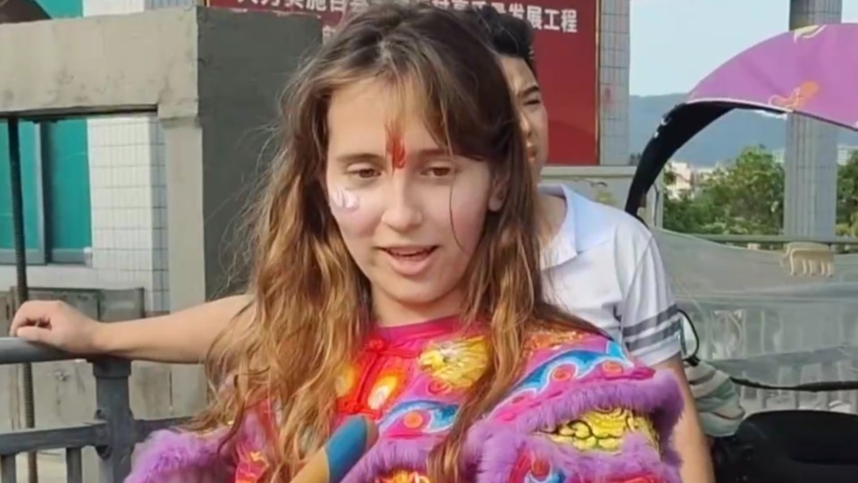 When a Brazilian girl meets Yingge dance in Shantou...