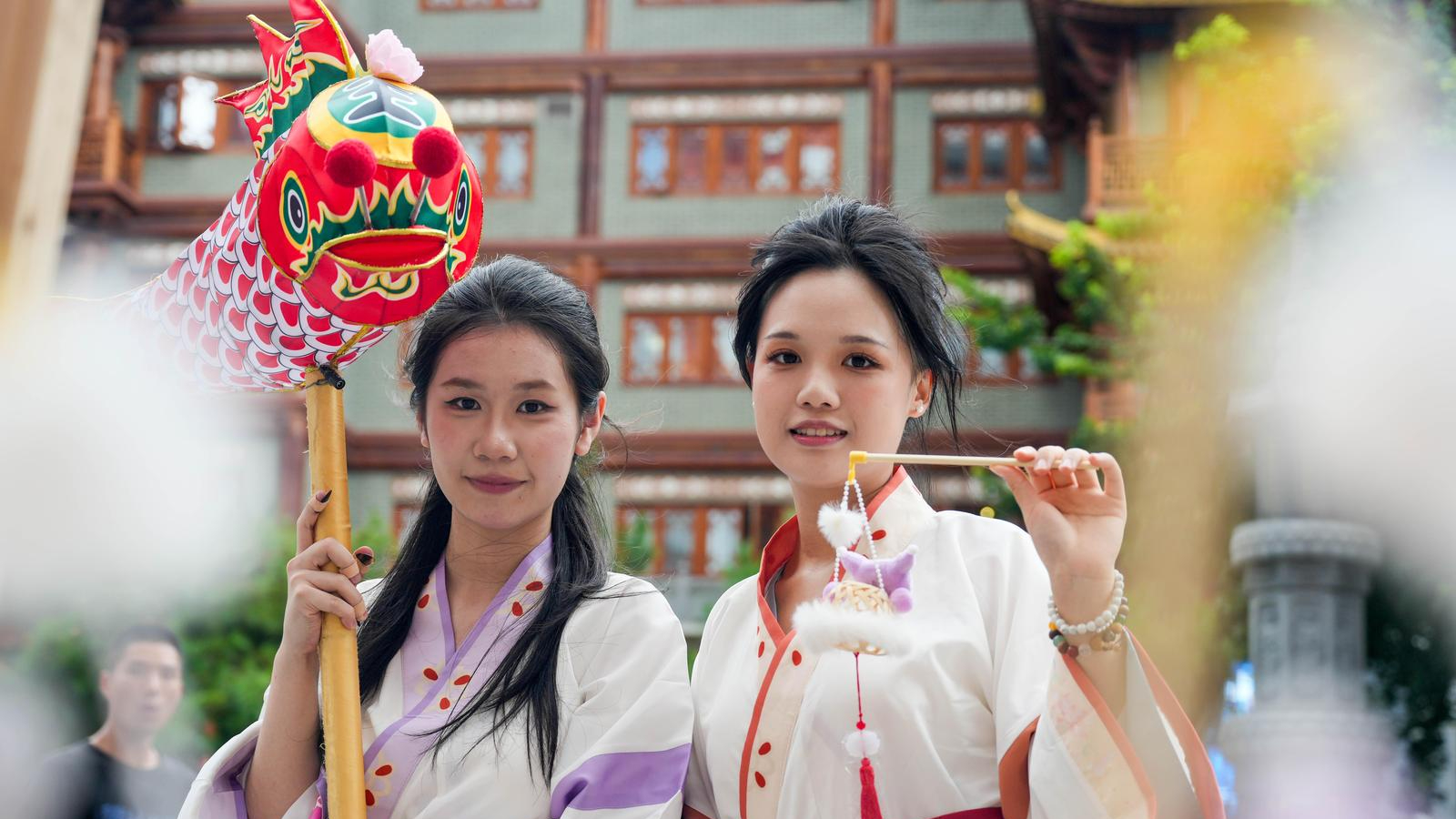 Experience Guangfu culture on Beijing Road, Guangzhou!