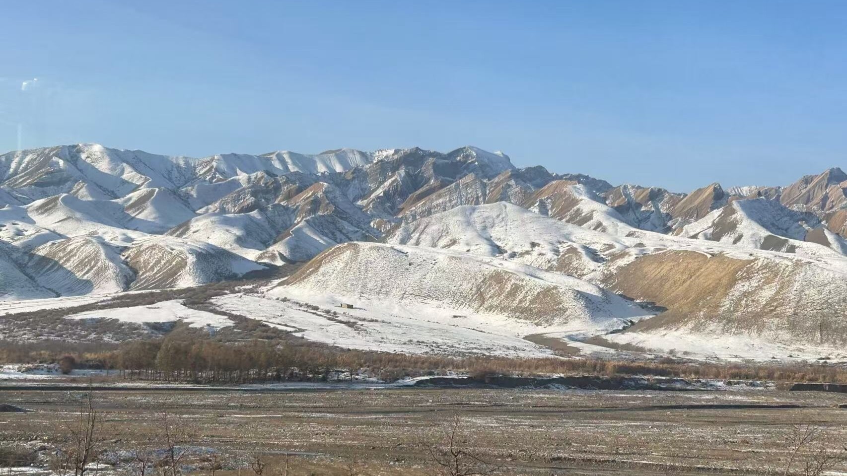 Exploring Xinjiang's Kangjia Shimenzi: A snowy wonderland and ice peak gallery