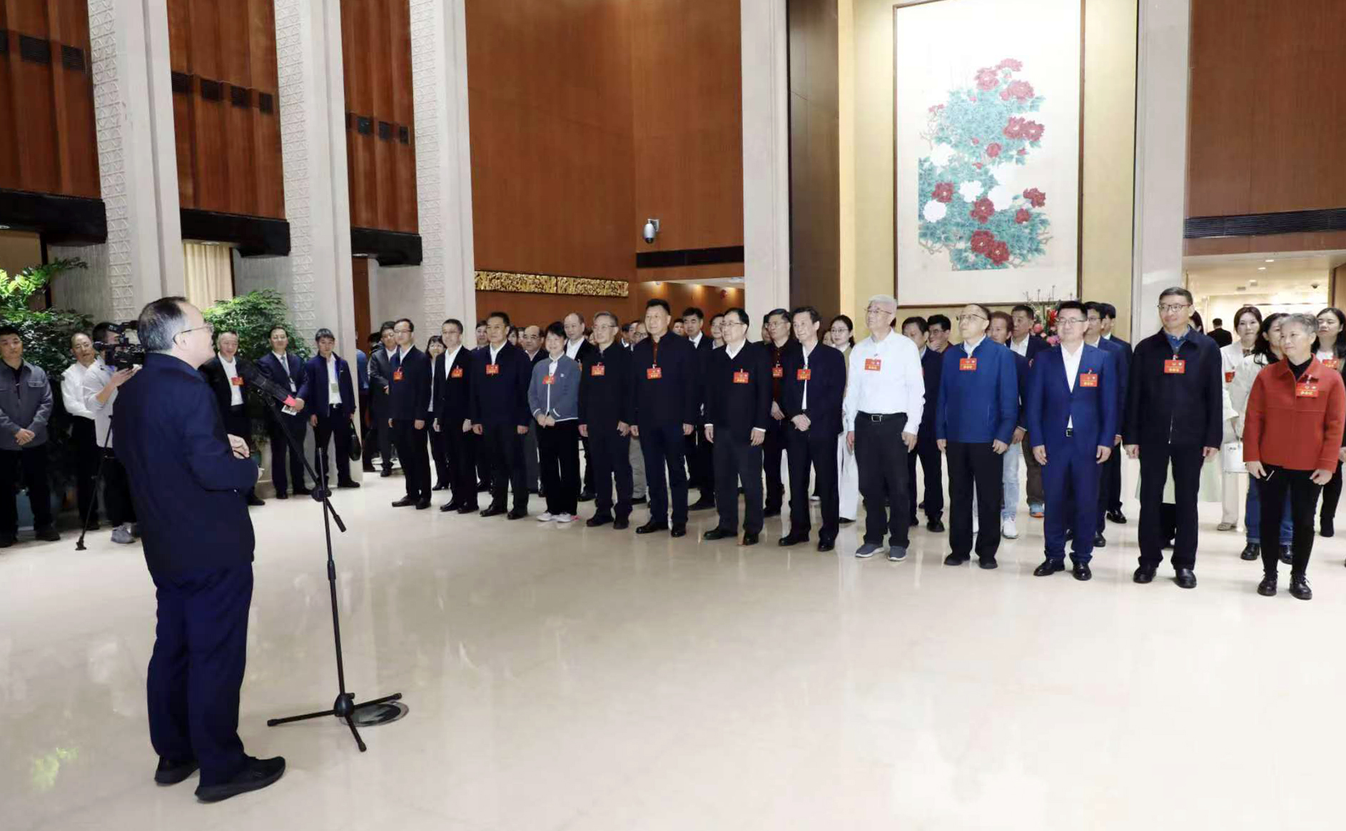 滿懷豪情、獻(xiàn)智獻(xiàn)策！住粵全國(guó)政協(xié)委員赴京參會(huì)
