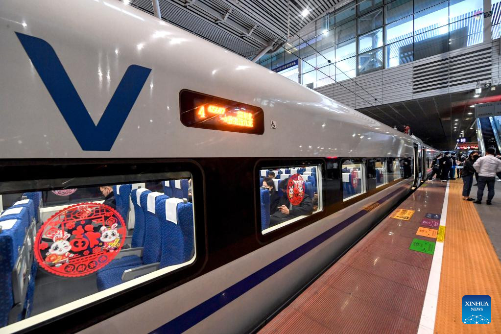 Retomam operação trens de alta velocidade entre Hong Kong e parte continental da China