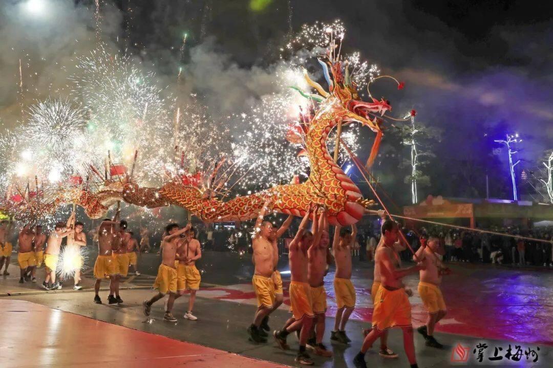 A unique experience of Chinese New Year activities in Lingnan