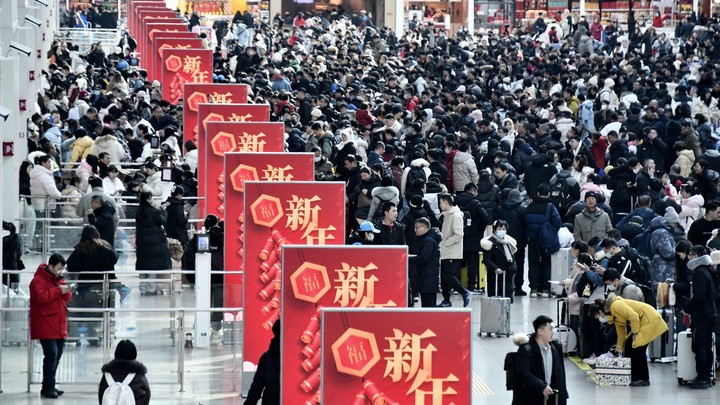 两办印发通知：做好2026年元旦春节期间有关工作