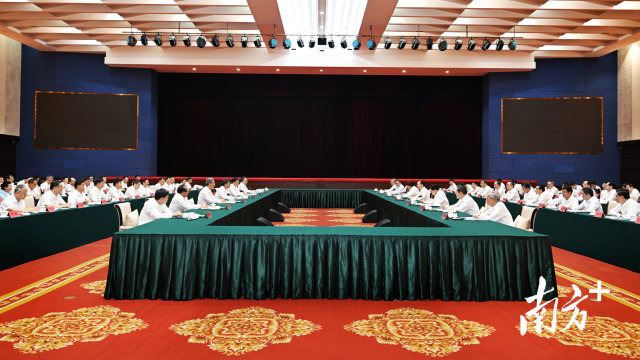 广东省党政代表团到广西考察对接东西部协作工作 黄坤明陈刚讲话