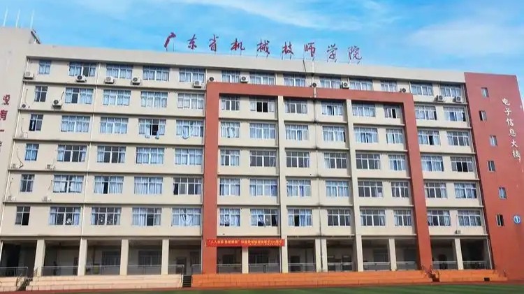 自闭症学生入学报到遭劝退，涉事学校回应