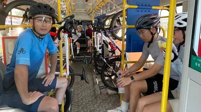 Shenzhen launches 1st bike-friendly shuttle route