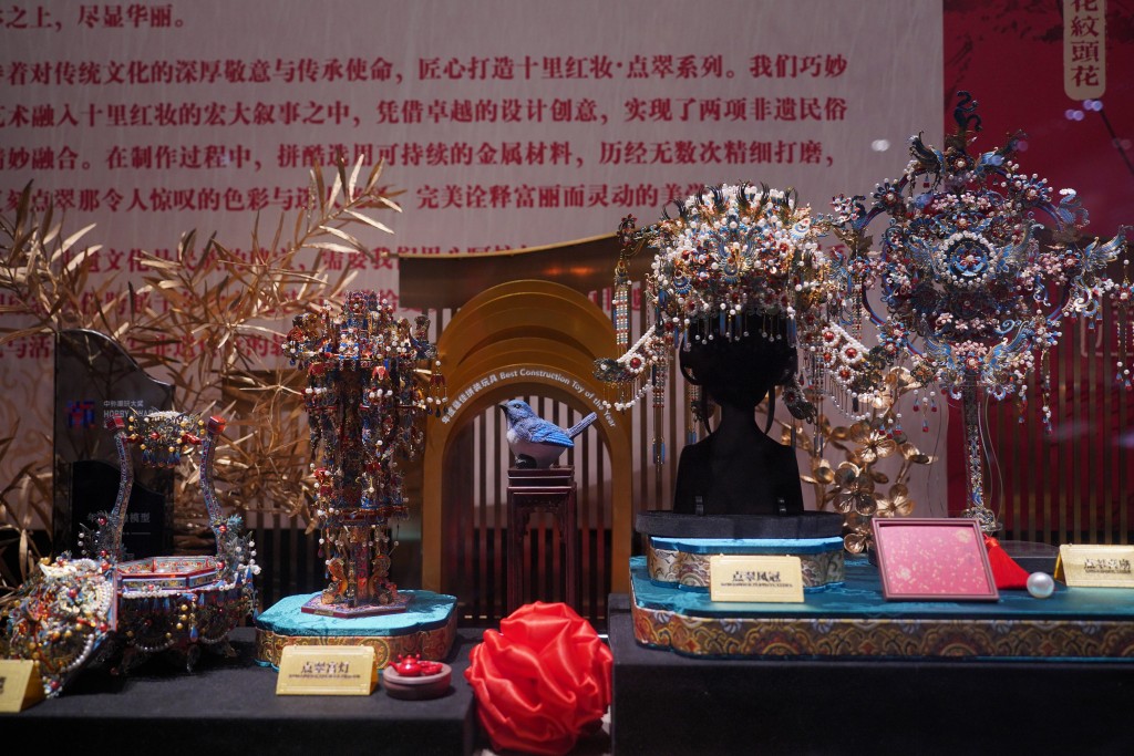 国潮兴起重构了潮玩市场生态。谢鑫 摄