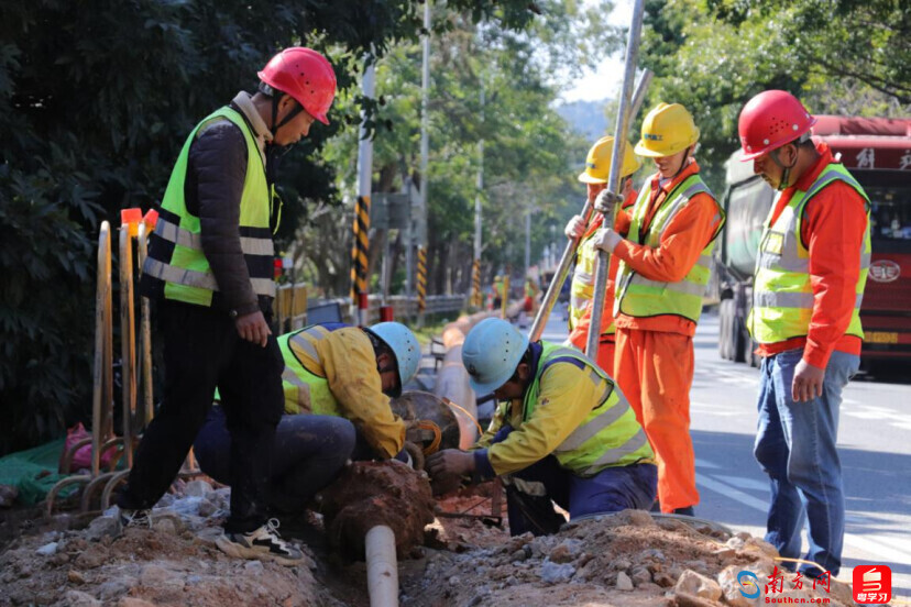 S119（低径路-九峰路）燃气管道工程施工现场