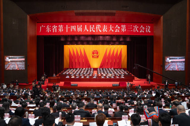 省十四届人大三次会议开幕 黄坤明林克庆等在主席台就座 王伟中作政府工作报告 黄楚平主持大会