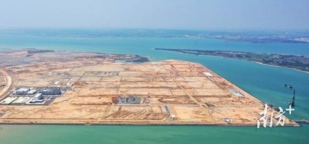 建设中的巴斯夫(广东)一体化基地,位于湛江东海岛。 建设中的巴斯夫(广东)一体化基地,位于湛江东海岛。