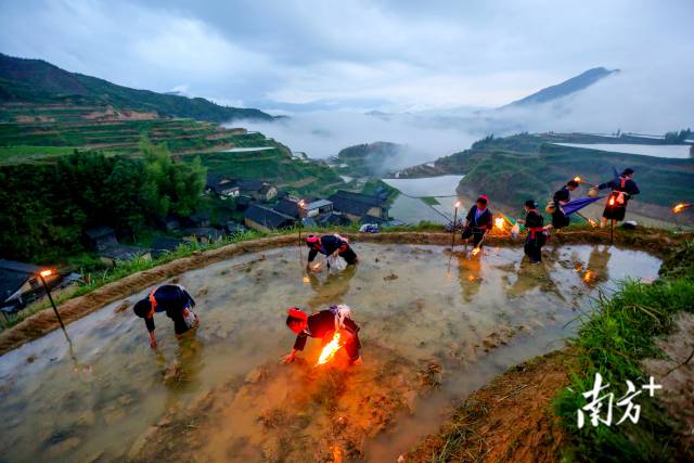 4月份开始，粤北地区的梯田春耕景色另有一番意境。
