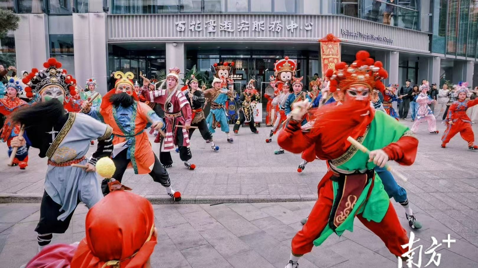 Enjoy Chinese New Year Feast in Chaozhou Ancient City