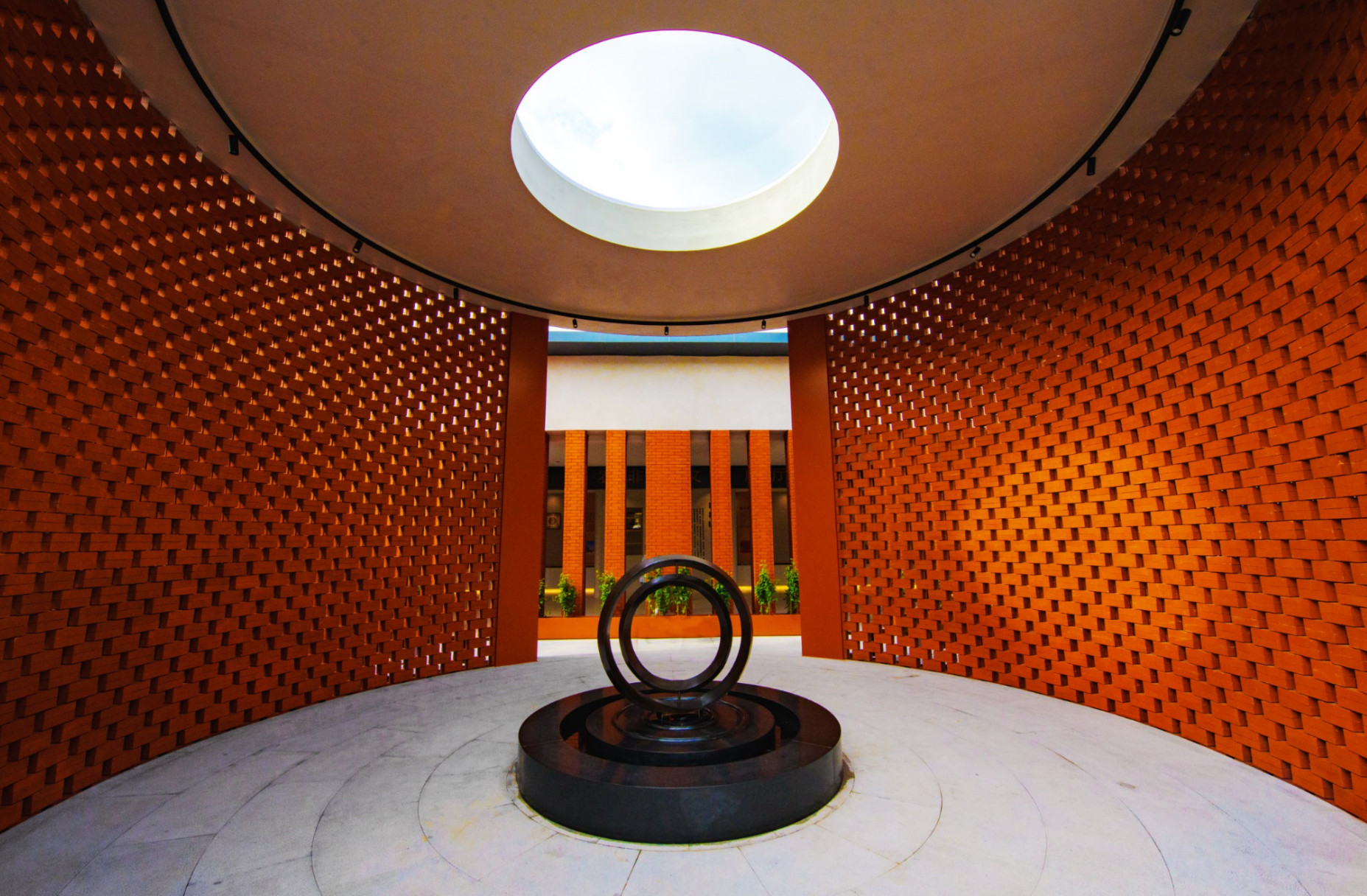 那霍服务区的中庭装饰