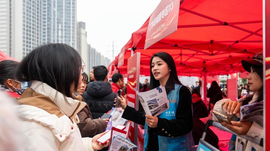 Bridging skills gap, China equips college grads for evolving job market