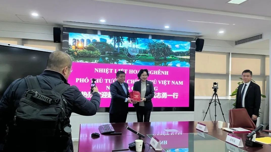 Vietnamese deputy Prime Minister visits Shenzhen for insights