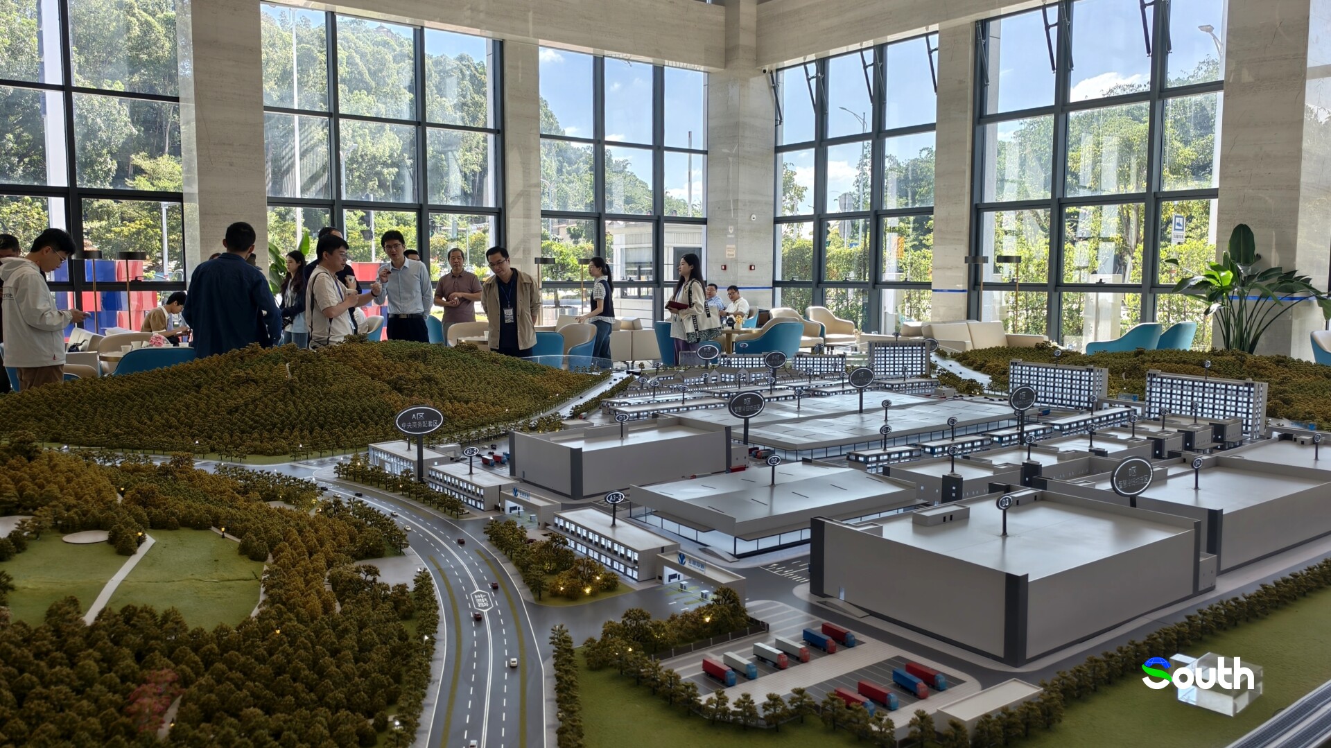 Jieyang hosts Media field trip on its industrial cluster innovations