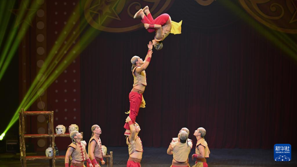 Ouverture du 8e Festival international du cirque de Chine à Hengqin