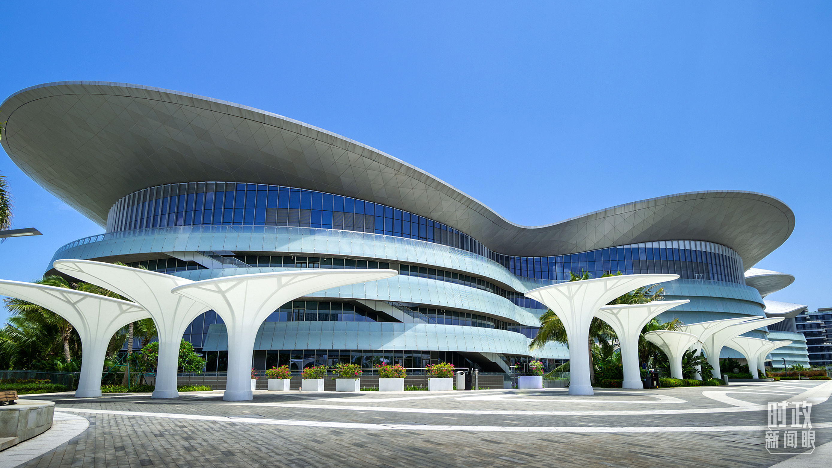 △海口国际免税城。离岛免税是海南自由贸易港政策制度体系的重要组成部分。（图/视觉中国）