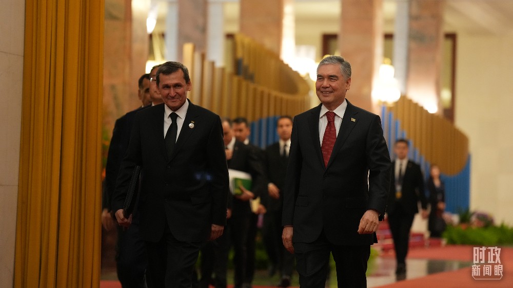 即将参加会见的土库曼斯坦民族领袖、人民委员会主席别尔德穆哈梅多夫。（总台国广记者李晋拍摄）