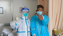 战完“雷神山”后,他们又转战上海 战完“雷神山”后,他们又转战上海