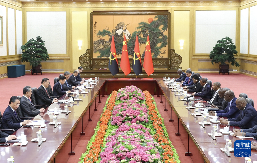3月15日下午，国家主席习近平在北京人民大会堂同来华进行国事访问的安哥拉总统洛伦索举行会谈。新华社记者 丁林 摄
