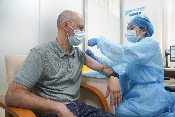 Guidelines on how to reserve second dose of vaccines in Guangdong