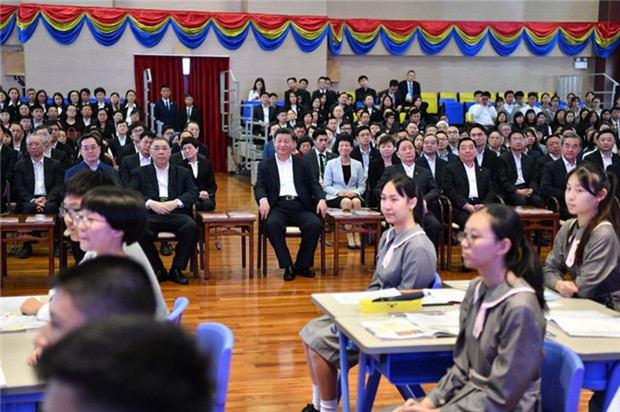 Xi lauds Macao's "shining chapter" of "one country, two systems" practice