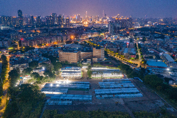 Temporary dorms built within 3 days to house 2000 front-line COVID-19 workers