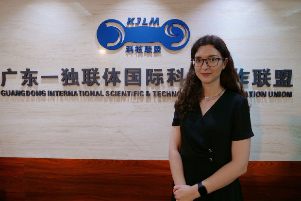 Guangzhou’s fight against the COVID-19 through the eyes of Russian girl