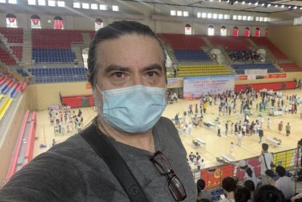 What did expats experience during this wave of COVID-19 outbreak in Guangzhou?