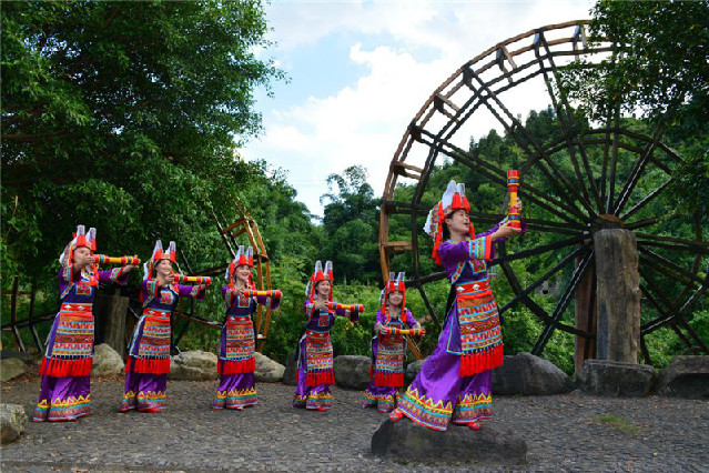 Explore how Guangdong locals celebrate Spring Festival online