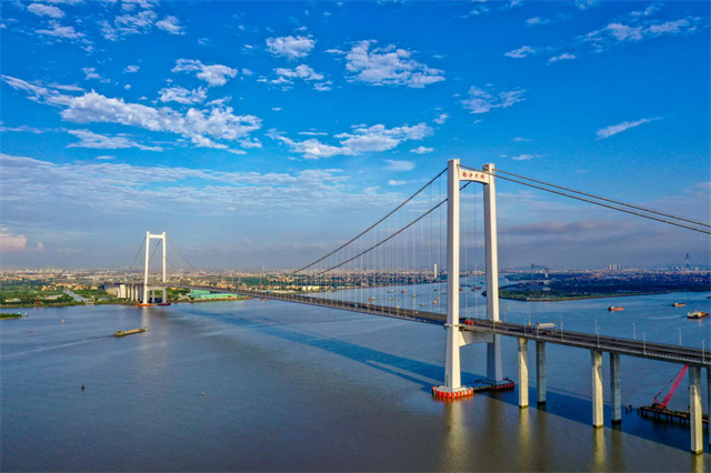 Crossing the Pearl River: The Nansha Bridge