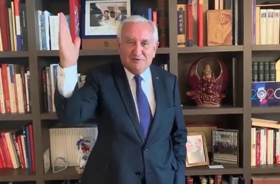 Cheer up Wuhan！Former French PM sends well wishes to China by video