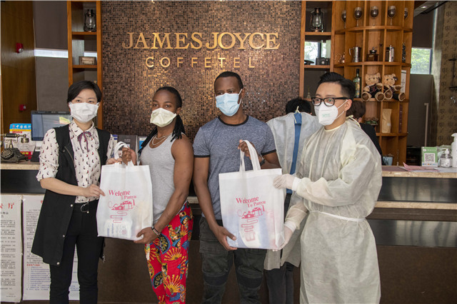 Kenyan acrobats praise Guangzhou’s quarantine arrangements