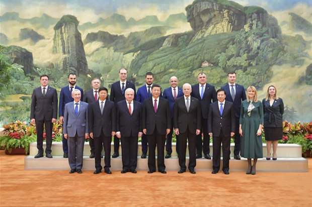 Chinese president meets United Russia party delegation