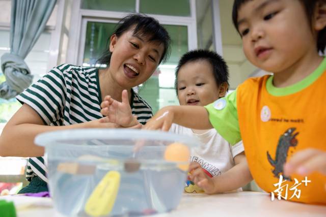 广州市中大家庭托育园老师黄玲一路考证考级，如今实现落户、即将本科毕业。