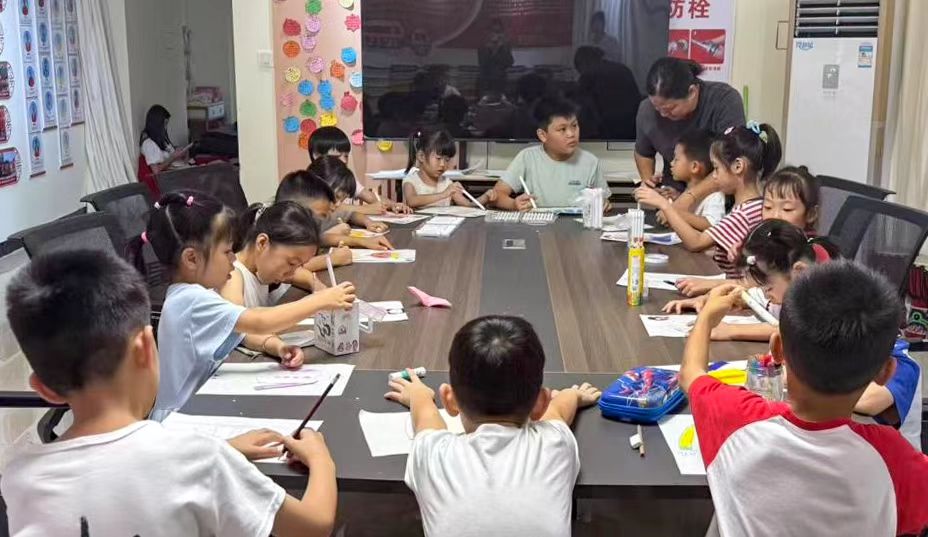 罗定暑期公益艺术培训班开班 提升公共文化服务效能