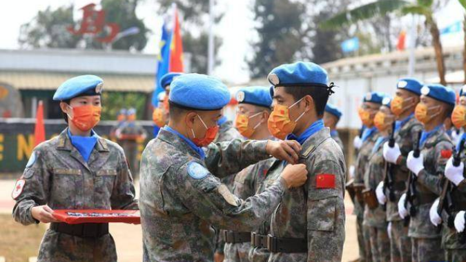 中国“蓝盔”维护世界和平与发展