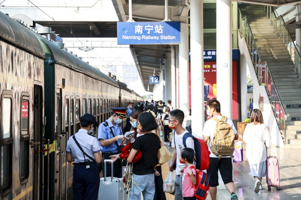 China sees 16 mln railway trips on National Day